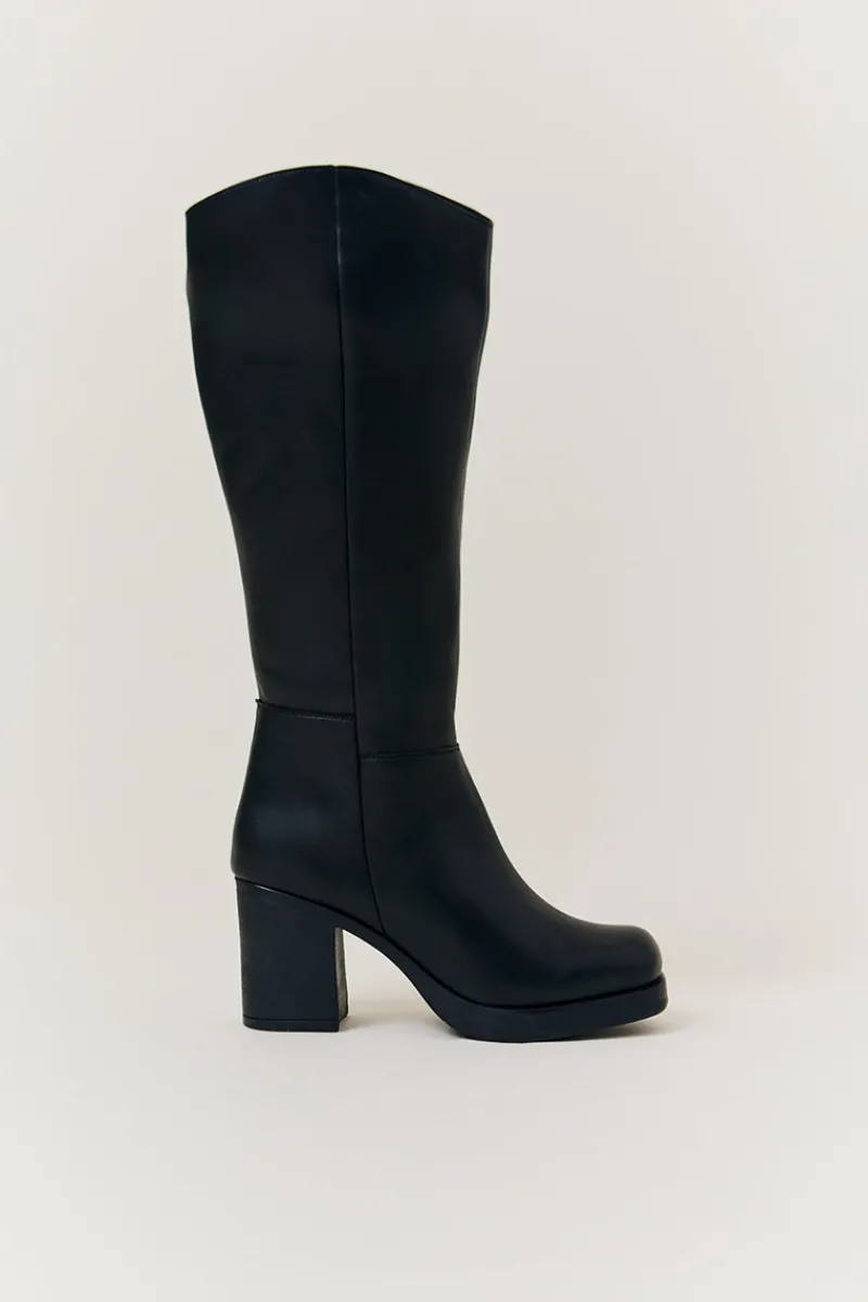 Bella Chunky Heeled High Leg Boot|In The Style Online