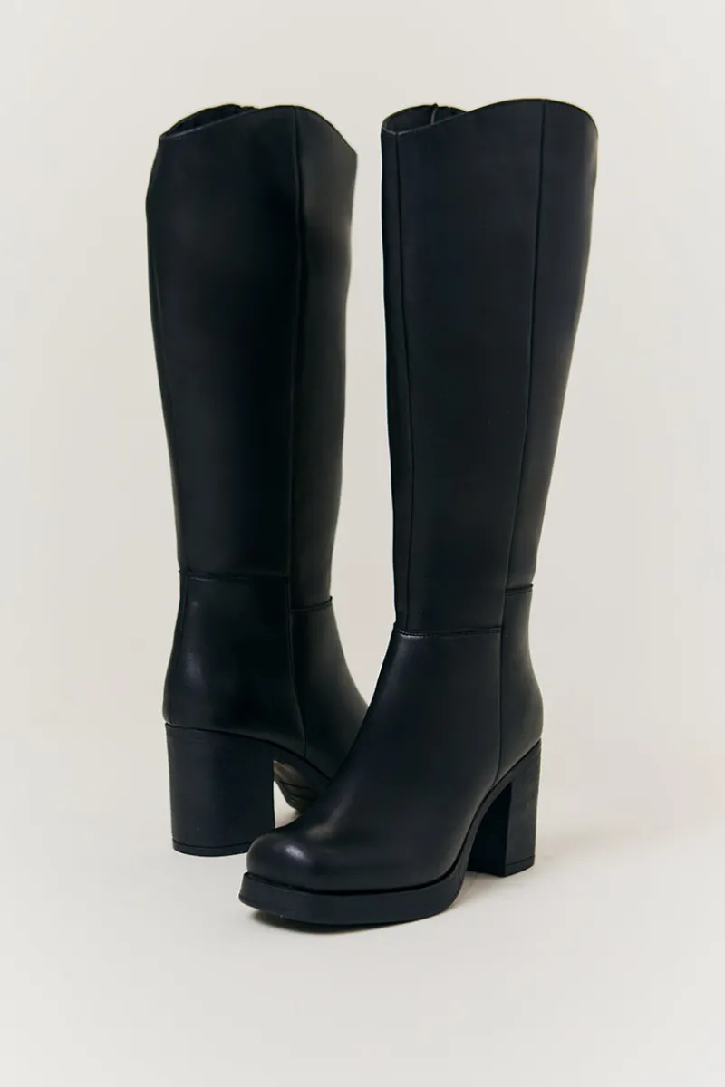 Bella Chunky Heeled High Leg Boot|In The Style Online