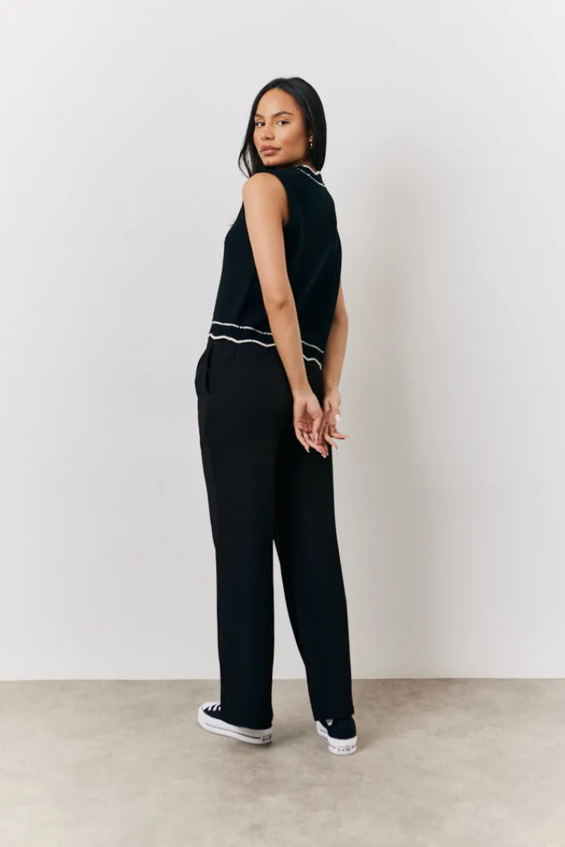 Black Knitted Contrast Scallop Edge Waistcoat|In The Style Hot
