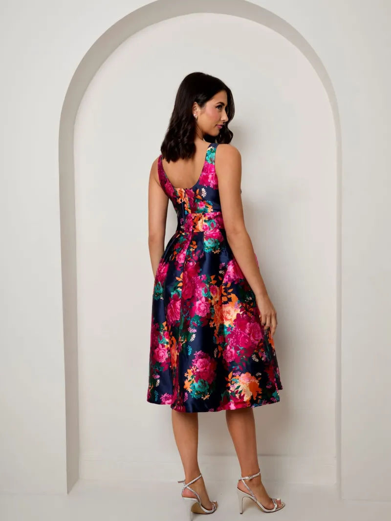 Sleeveless Floral Fit and Flare Midi Dress in Navy|CHI CHI LONDON Hot
