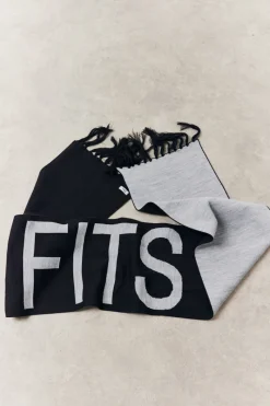 Knitted Scarf|Fits