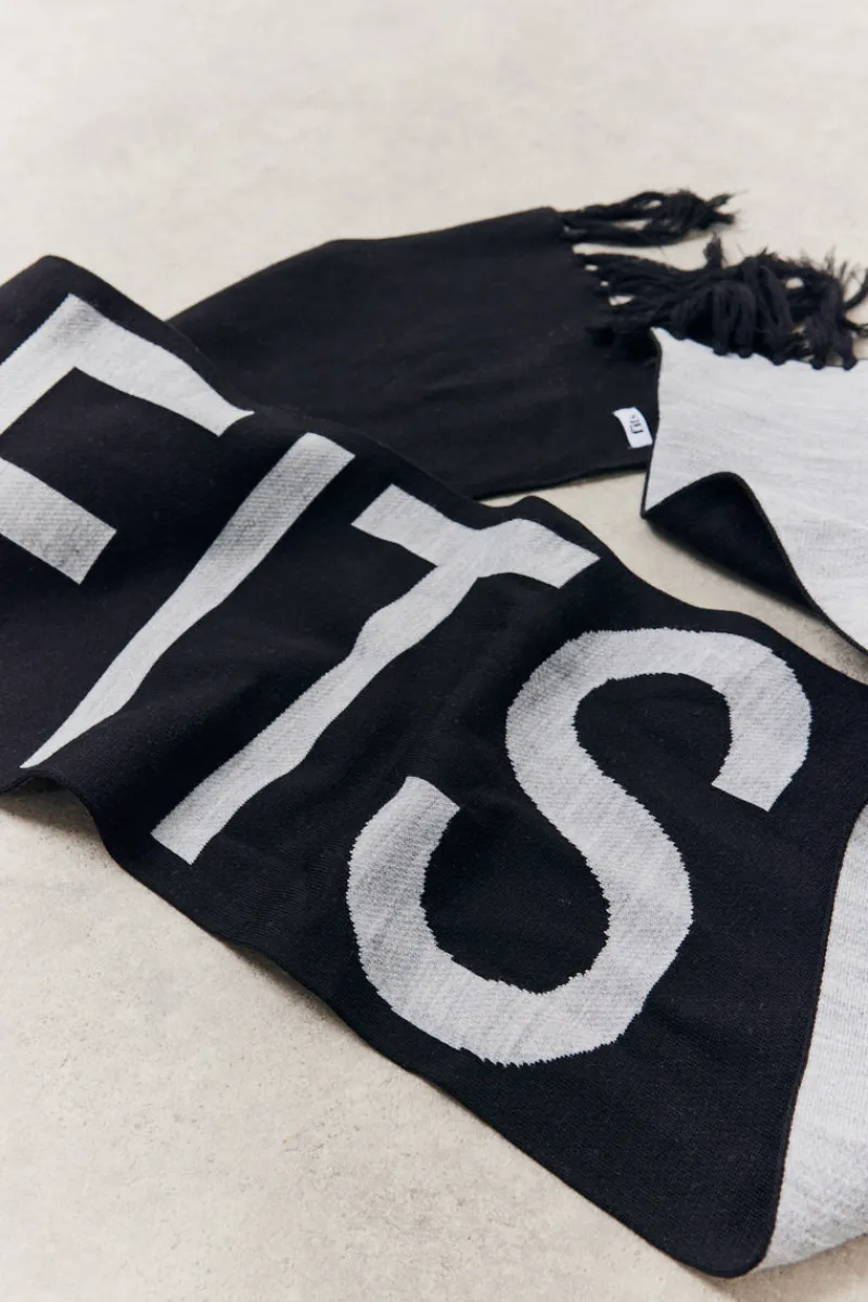 Knitted Scarf|Fits