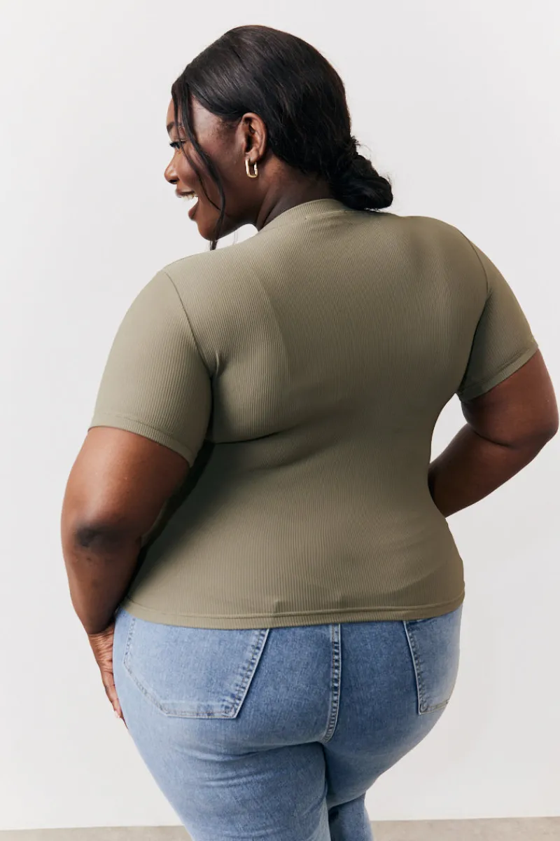 Ribbed Crew Neck Short Sleeve Top|In The Style Outlet