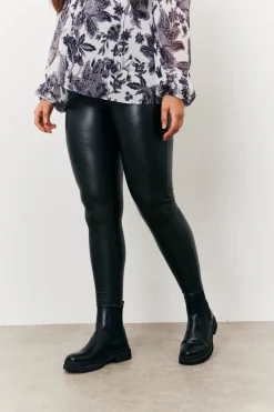 Maternity Leather Look Legging|In the Style Best