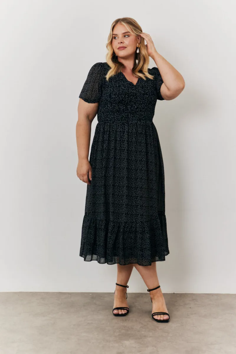 Polka Dot V Neck Puff Sleeve Midaxi Dress|In the Style Discount