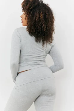Sculpting Long Sleeve Scoop Neck T-Shirt|Fits Online