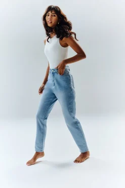 Sofia Straight Mom Jeans|In The Style Clearance